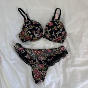Floral black lingerie set